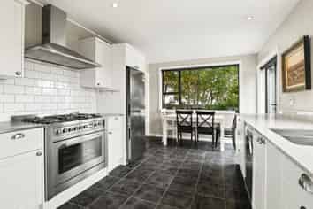 44 Hargest Crescent, Saint Kilda