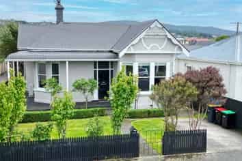 44 Hargest Crescent, Saint Kilda