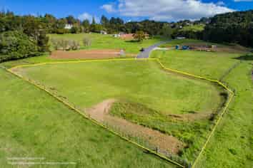 16 Mangakino Lane, Kauri