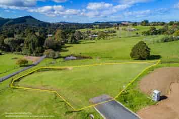 16 Mangakino Lane, Kauri