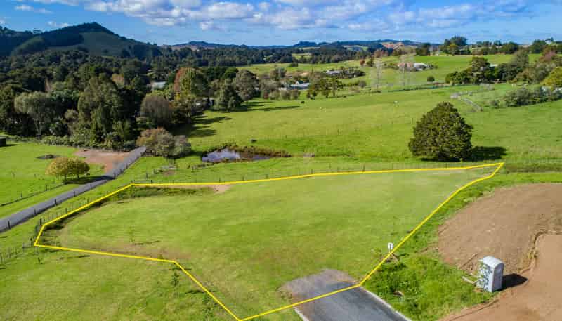 16 Mangakino Lane, Kauri