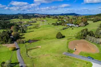 16 Mangakino Lane, Kauri