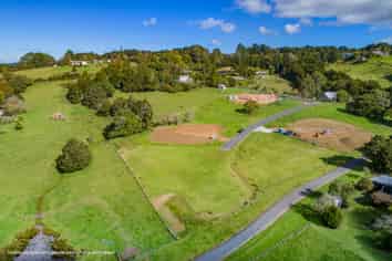16 Mangakino Lane, Kauri