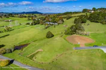 16 Mangakino Lane, Kauri