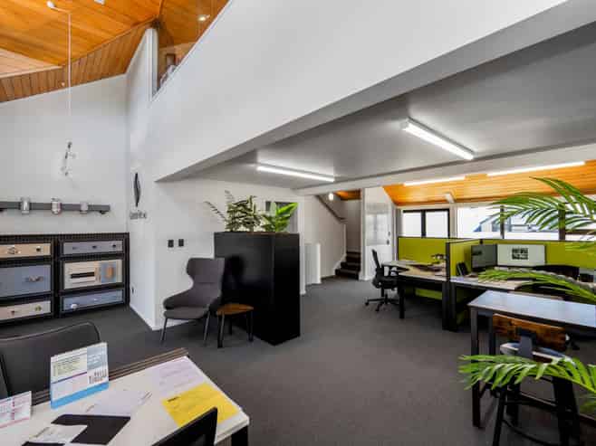 NORTH SHORE - ROAD FRONT - CONSULTANCY PREMISES
