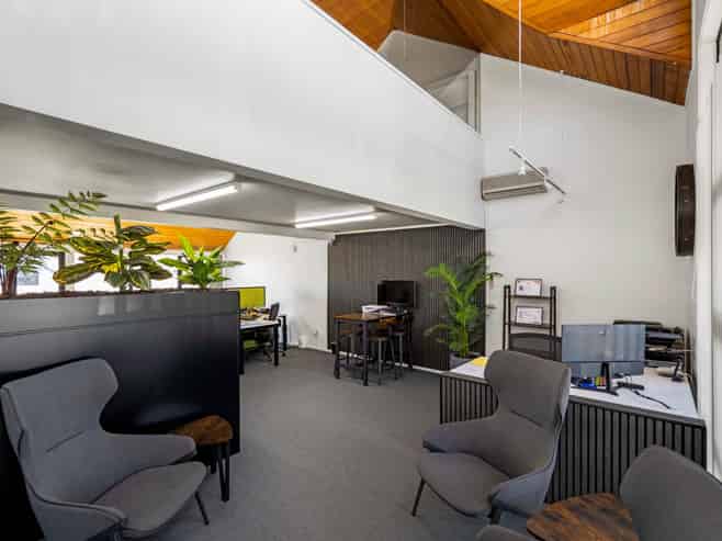 NORTH SHORE - ROAD FRONT - CONSULTANCY PREMISES
