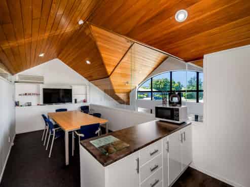 NORTH SHORE - ROAD FRONT CONSULTANCY PREMISES
