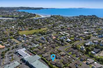 6 The Boulevard, Red Beach