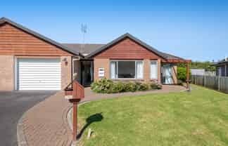 6 The Boulevard, Red Beach