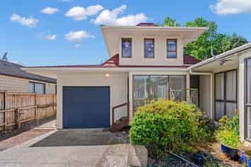 35D Western Hills Drive, Kensington