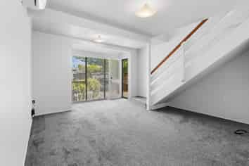 35D Western Hills Drive, Kensington