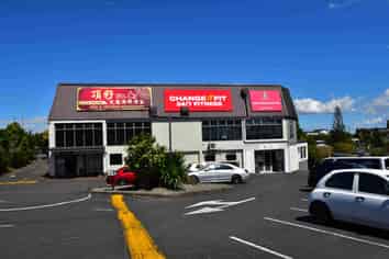 Glenfield 546sqm restaurant for lease