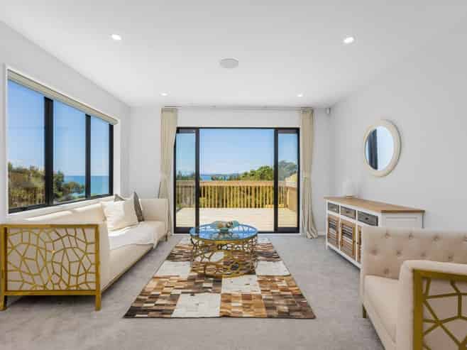 254A Whangaparaoa Road, Red Beach