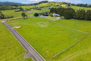 137 Apotu Road, Kauri