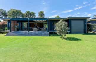 8 Coral Place, Matapouri