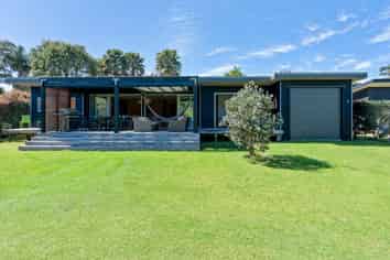 8 Coral Place, Matapouri