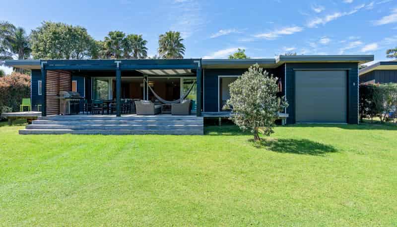 8 Coral Place, Matapouri