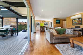 8 Coral Place, Matapouri