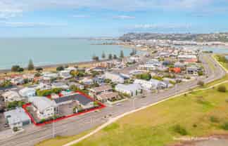 Freehold accommodation - desirable Napier location