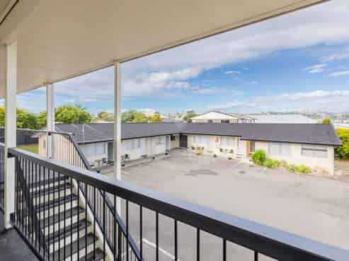 Freehold accommodation - desirable Napier location