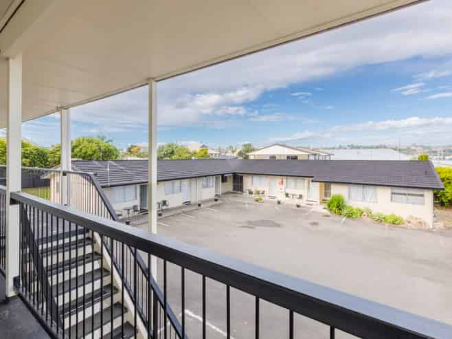 Freehold accommodation - desirable Napier location