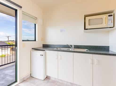 Freehold accommodation - desirable Napier location