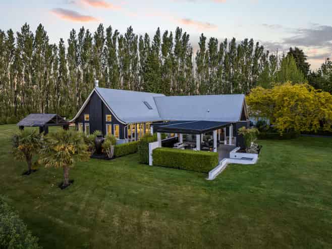 50 Johns Road, Harewood