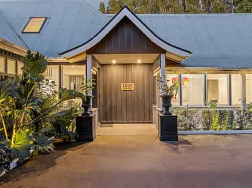 50 Johns Road, Harewood