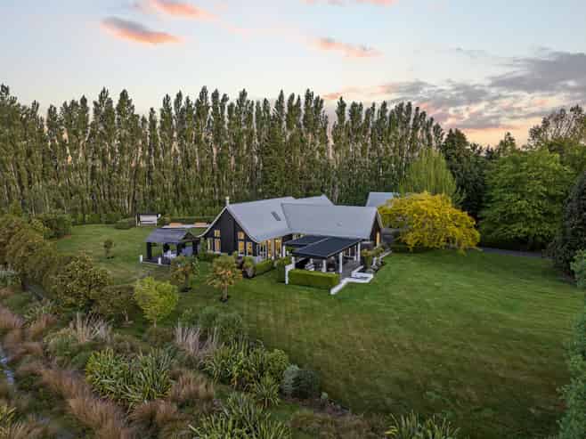 50 Johns Road, Harewood