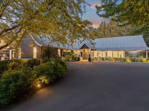 50 Johns Road, Harewood