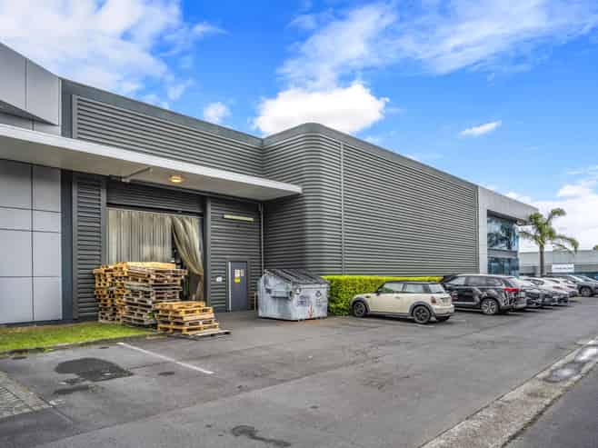 Road front industrial investment