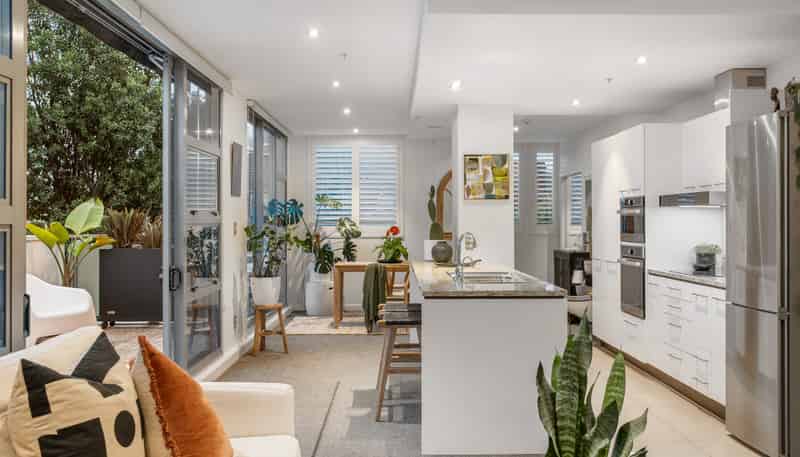 111/16 Huron Street, Takapuna