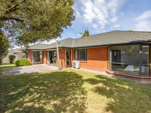 5 Cardigan Bay Place, Addington