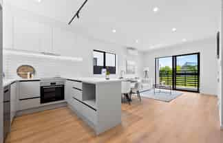 3/18 Albert Road, Kelston