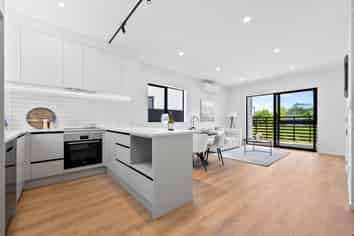 3/18 Albert Road, Kelston