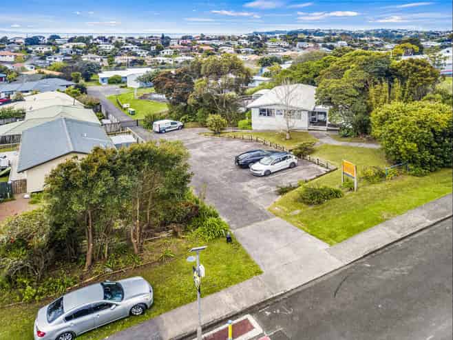 110sqm office in Whangaparaoa