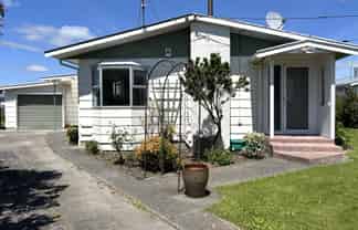 10 Oak Street, Masterton