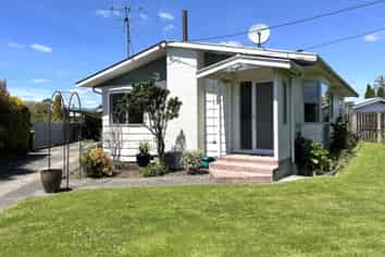 10 Oak Street, Masterton