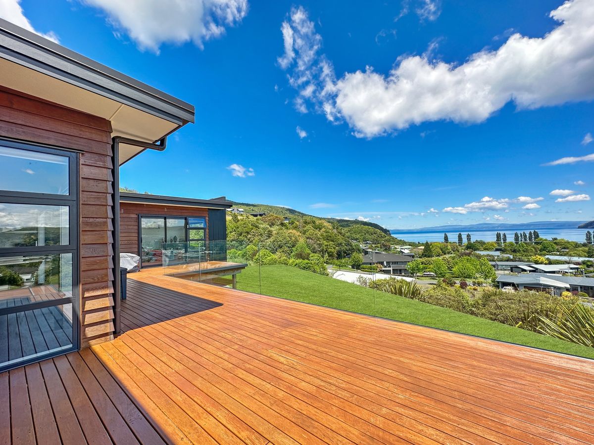 A Grandstand Position with Unrivalled Lake Views - Ansicht 4
