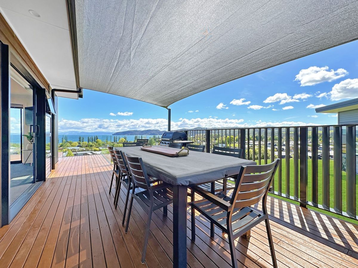 A Grandstand Position with Unrivalled Lake Views - Ansicht 3