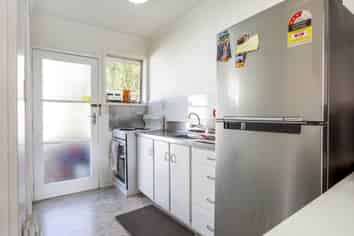 2/62 Lincoln Road, Henderson