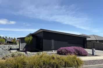 16 Sabine Drive, Richmond