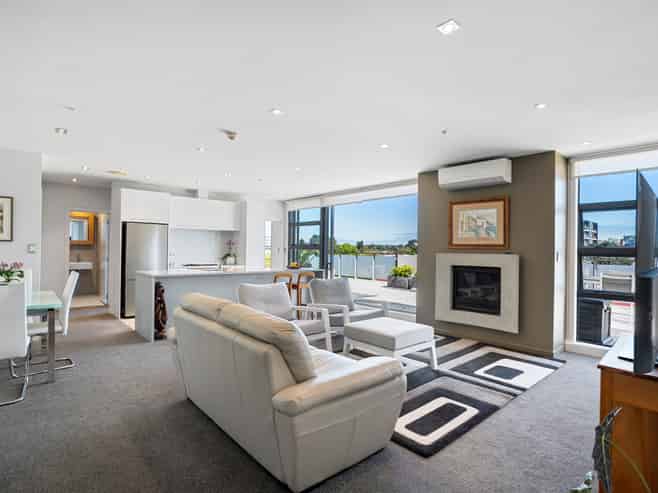 403/16 Huron Street, Takapuna