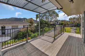 102 Alcoba Street, Kamo