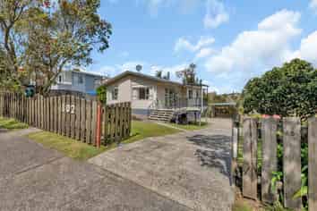 102 Alcoba Street, Kamo