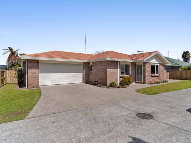 35  Romana Crescent , Papamoa