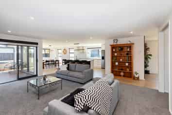 12 Salkeld Place, Woodend