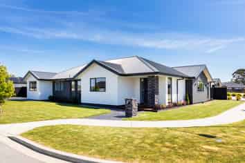 12 Salkeld Place, Woodend