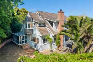 147B Whangaparaoa Road, Red Beach