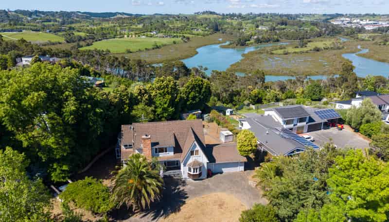 147B Whangaparaoa Road, Red Beach